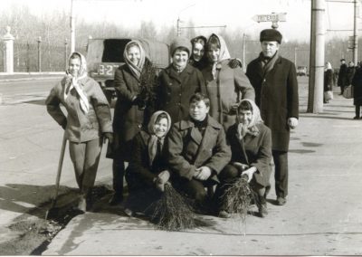 Работники з-да им. В.И. Ленина на субботнике. 1970
